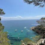 Bateaux dans une crique sur le cami de ronda